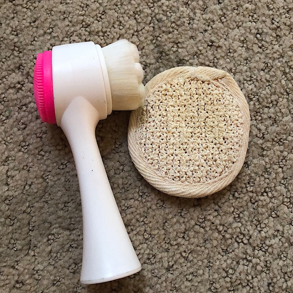 FREE WITH PURCHASE :) double sided skin care brush + exfoliant pad